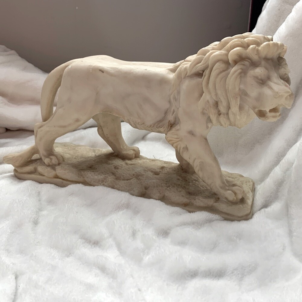 VTG Vintage MCM Lion White Sculpture Middle Century Modern Figurin Made InMexico